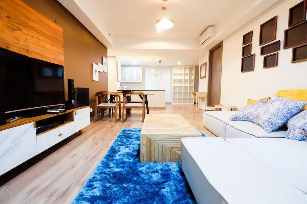 Джакарта: Luxurious 2BR St. Moritz Puri Apartment with Private Lift