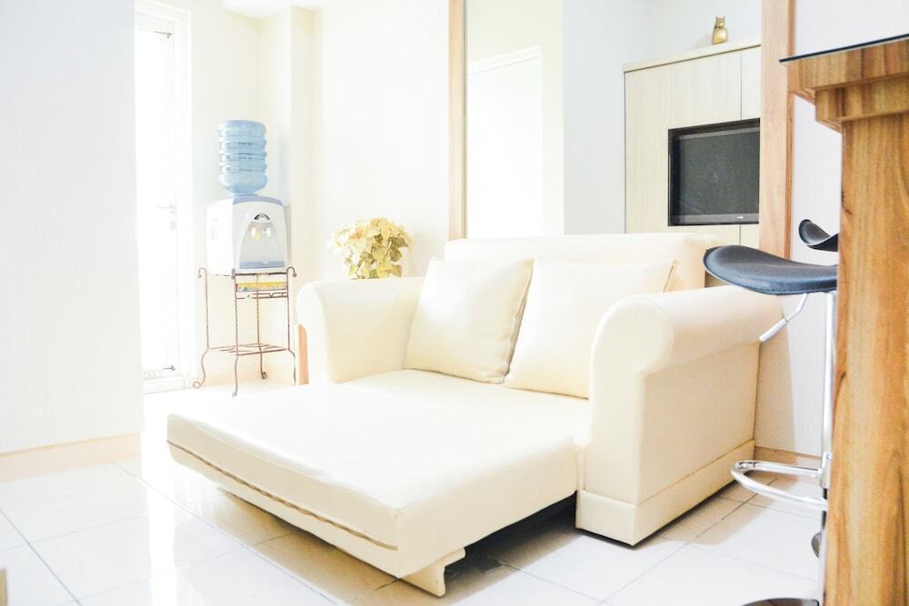 Бекаси: Comfortable 2BR Springlake Summarecon Apartment