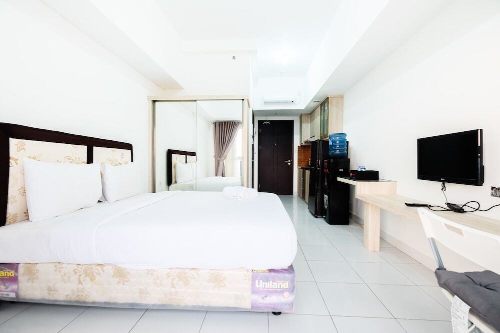 Legok: Cozy Studio Casa De Parco near The Breeze BSD City