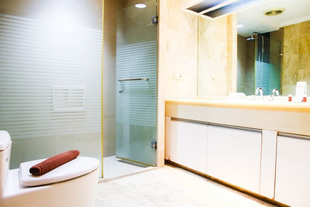 Джакарта: Best Spacious 3BR Park Royale Apartment