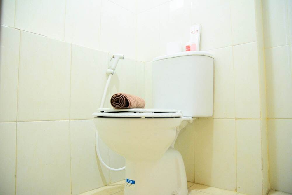 Южный Тангеранг: Parquette Studio Green Lake Apartment near Ciputat By Travelio