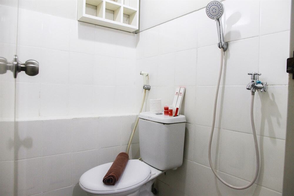 Джакарта: Simply 2Br Kalibata City Apartment