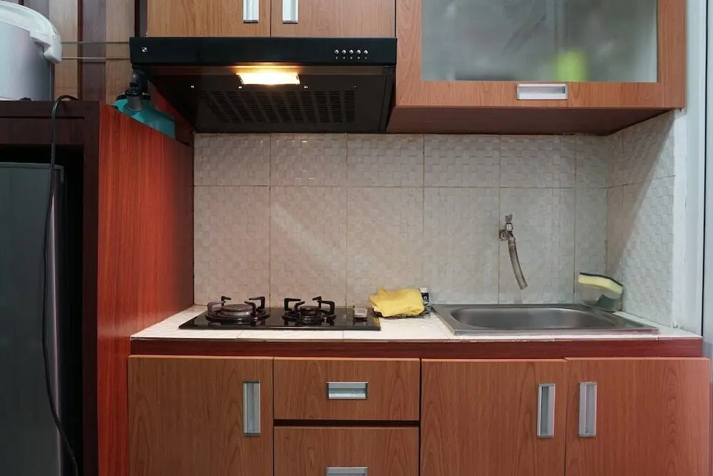 Джакарта: Homey and Warm 2BR Green Pramuka Apartment