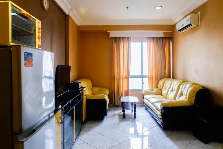 Сурабая: Spacious 1BR Apartment at Taman Beverly
