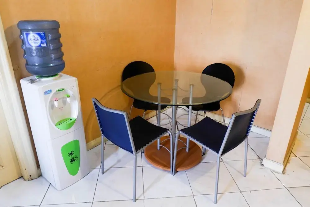Сурабая: Spacious 1BR Apartment at Taman Beverly