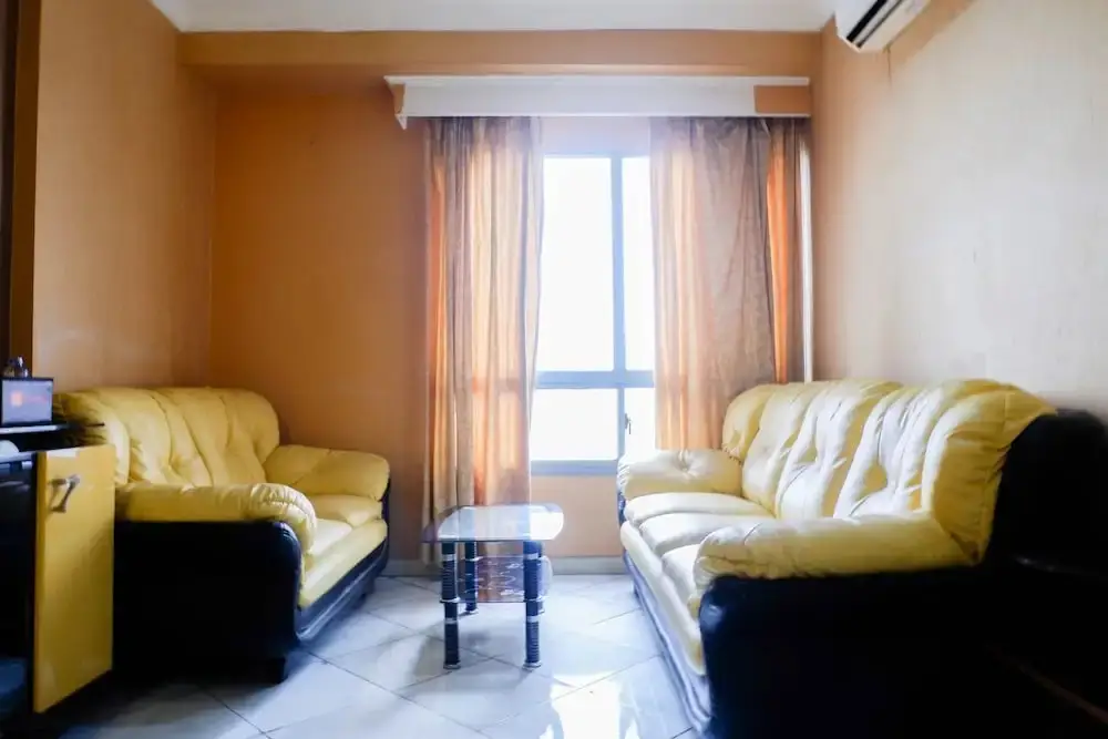 Сурабая: Spacious 1BR Apartment at Taman Beverly