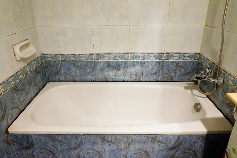 Сурабая: Spacious 1BR Apartment at Taman Beverly