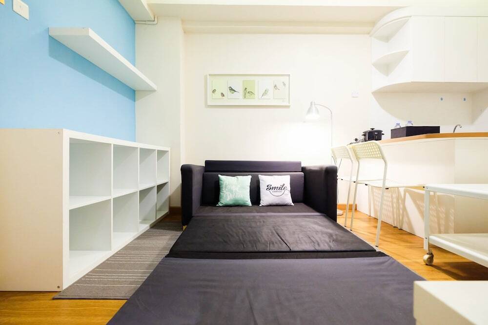 Джакарта: Modern 2BR Kalibata City Apartment