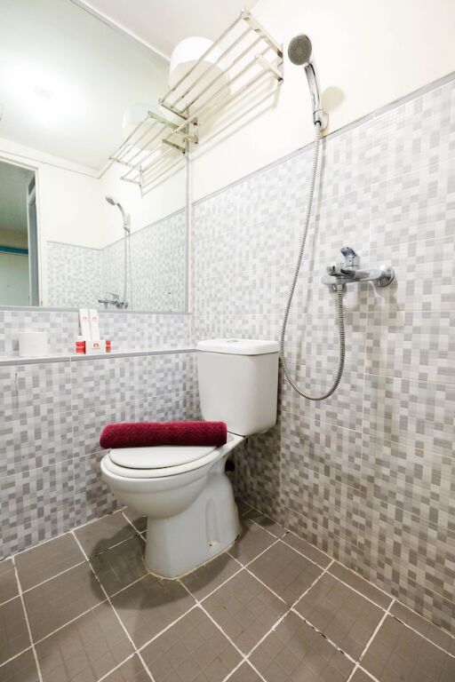 Джакарта: Modern 2BR Kalibata City Apartment