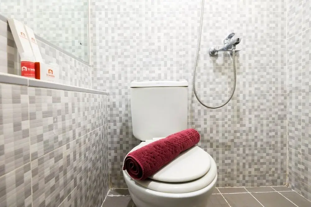 Джакарта: Modern 2BR Kalibata City Apartment