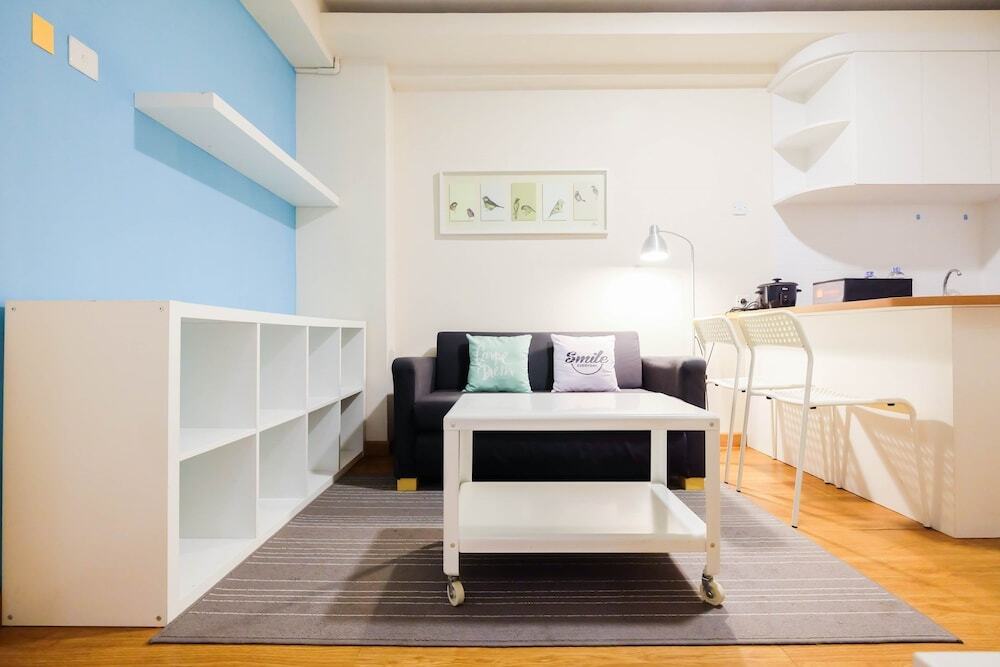 Джакарта: Modern 2BR Kalibata City Apartment