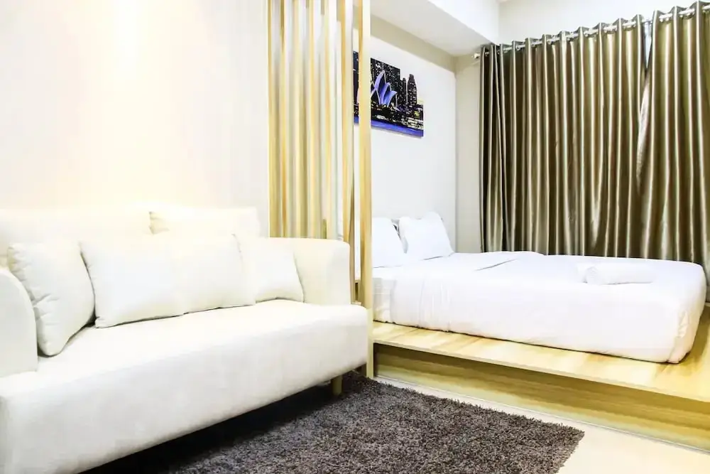 Чикаранг: Modern Style The Oasis Studio Apartment with Comfortable Sofa