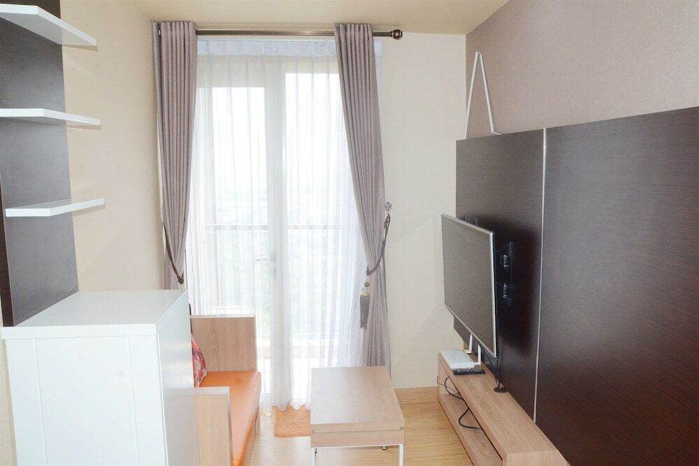Чикаранг: New Furnish 1BR Apartment The Oasis near Lippo Cikarang