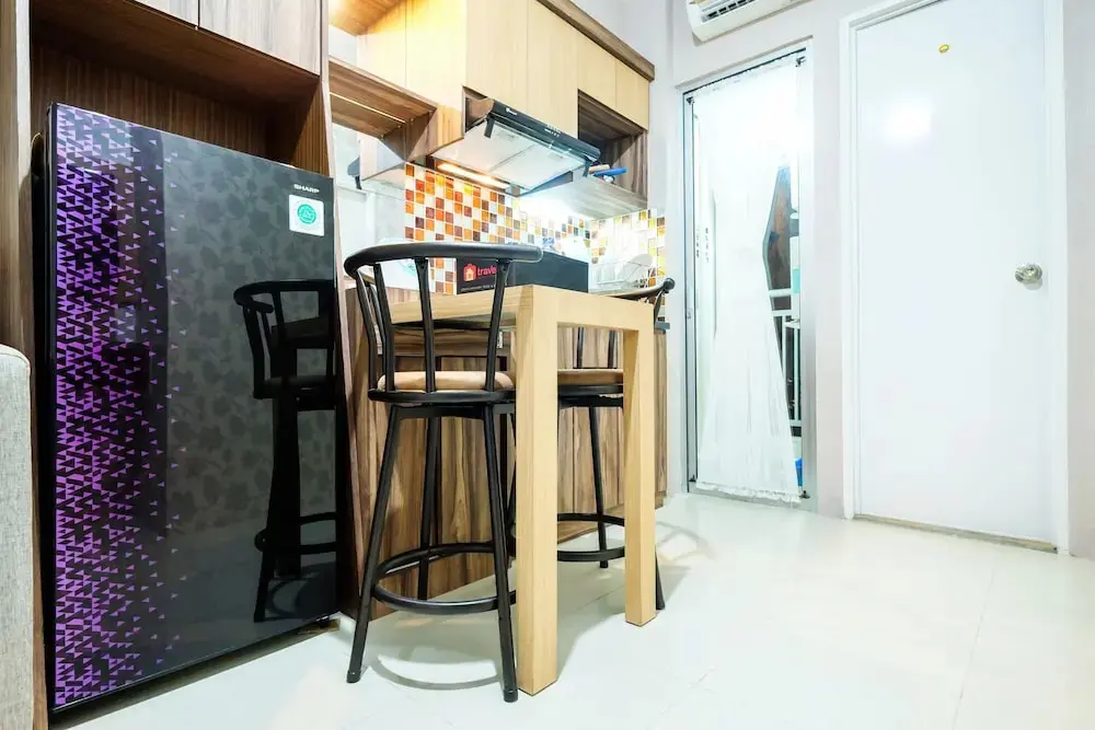 Джакарта: Classic 2BR Bassura City Apartment