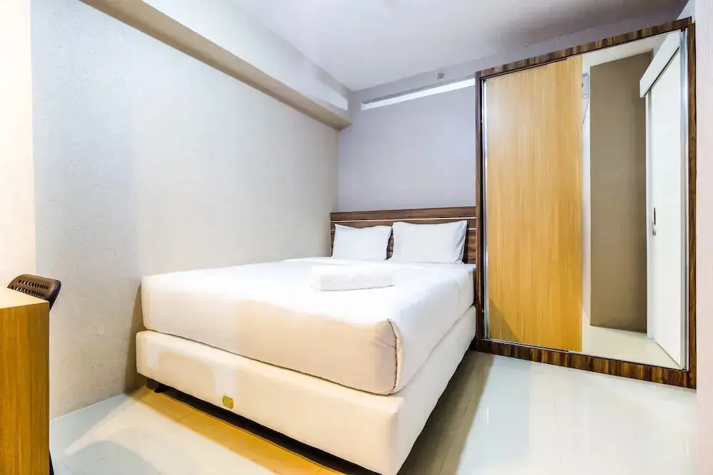Джакарта: Classic 2BR Bassura City Apartment