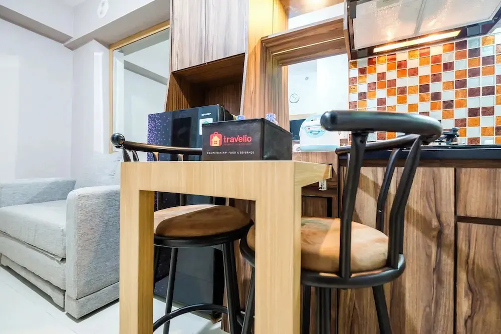 Джакарта: Classic 2BR Bassura City Apartment