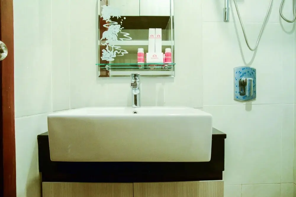 Джакарта: Comfortable Studio near Salemba Area at Capitol Park Apartment By Travelio