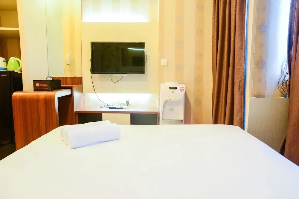 Джакарта: Comfortable Studio near Salemba Area at Capitol Park Apartment By Travelio