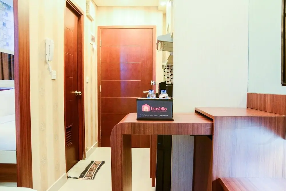 Джакарта: Comfortable Studio near Salemba Area at Capitol Park Apartment By Travelio