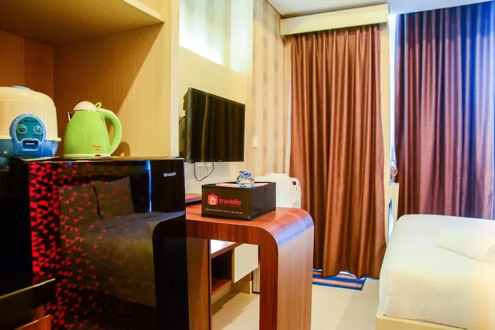 Джакарта: Comfortable Studio near Salemba Area at Capitol Park Apartment By Travelio