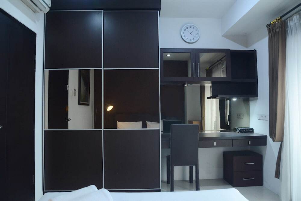 Джакарта: Near Shopping Center 1BR Cosmo Residence Apartmen