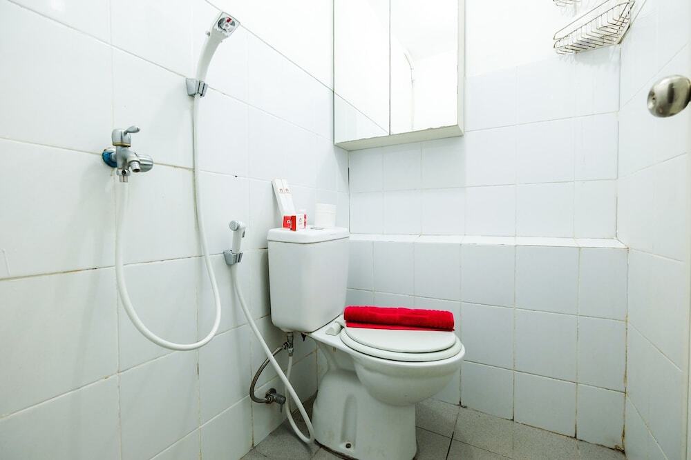 Джакарта: Homey 2BR Kalibata City Apartment