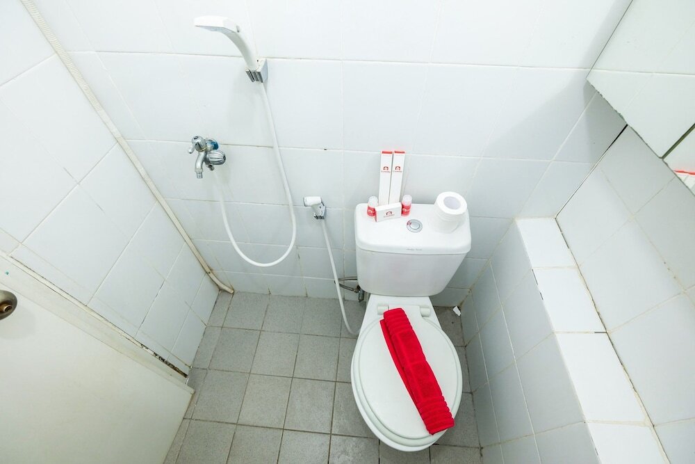 Джакарта: Homey 2BR Kalibata City Apartment