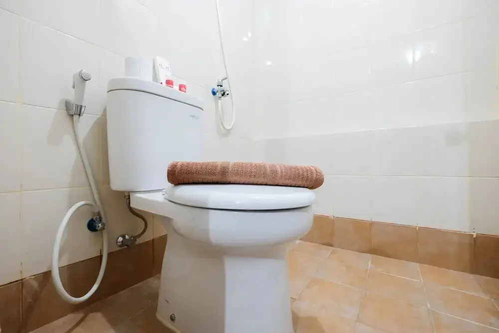 Джакарта: Comfy 2BR Bassura City Apartment Near Mall