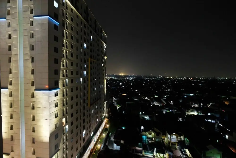 Джакарта: Comfy 2BR Bassura City Apartment Near Mall