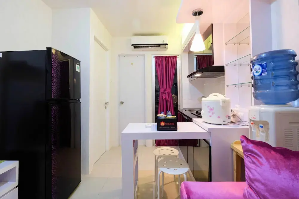 Джакарта: Comfy 2BR Bassura City Apartment Near Mall