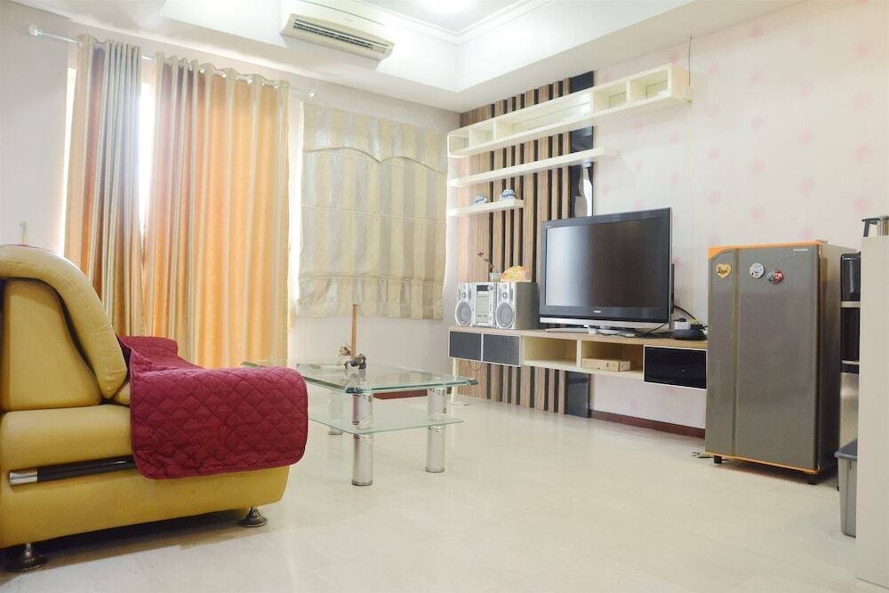 Джакарта: Beautiful City View 2Br Royal Mediterania Garden Residence Near Central Park Mall
