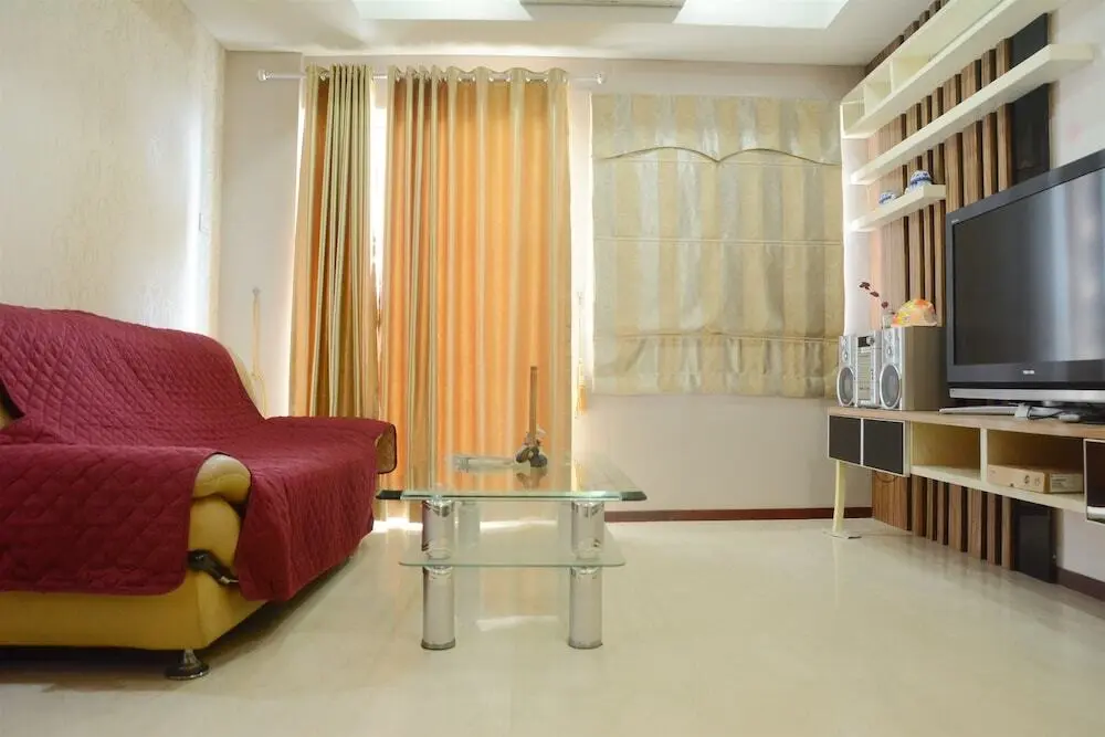 Джакарта: Beautiful City View 2Br Royal Mediterania Garden Residence Near Central Park Mall