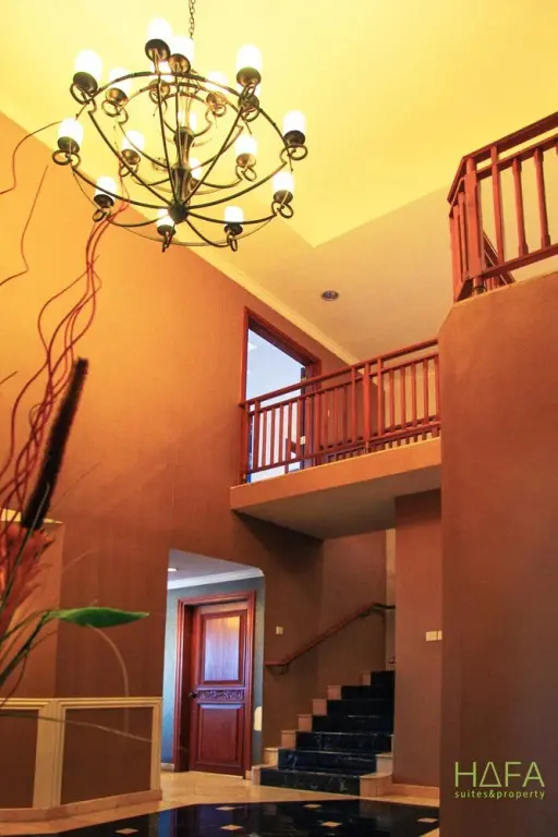 Джакарта: 4BR Cozy Tropical Retreat Penthouse