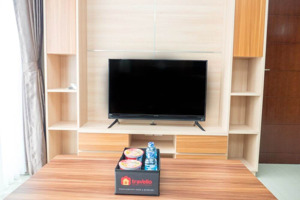 Бандунг: 3BR with Sofa bed at Gateway Pasteur Apartment