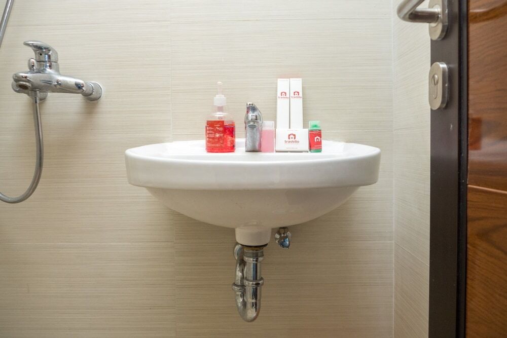 Бандунг: 3BR with Sofa bed at Gateway Pasteur Apartment