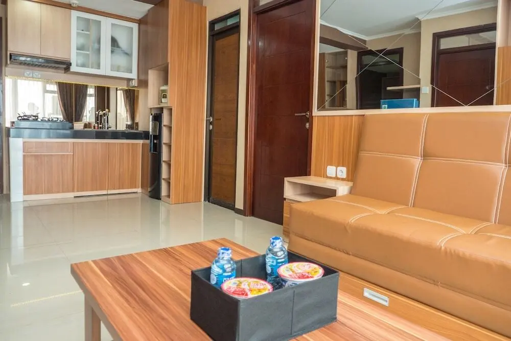 Бандунг: 3BR with Sofa bed at Gateway Pasteur Apartment