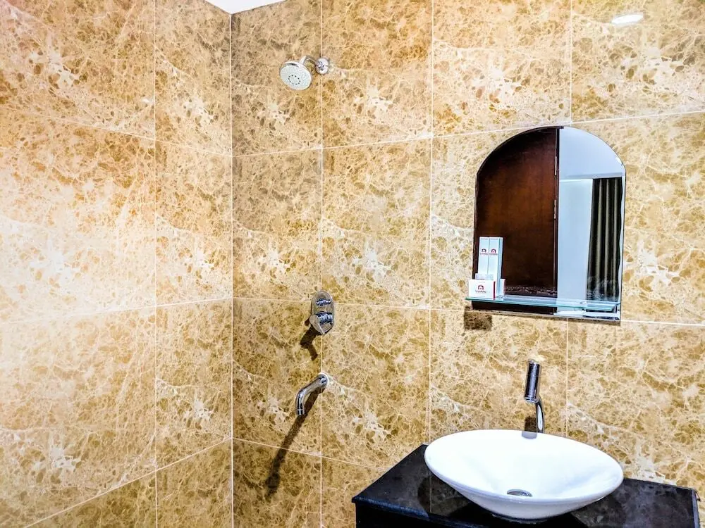Сурабая: Deluxe 2BR Apartment at Grand Sungkono Lagoon
