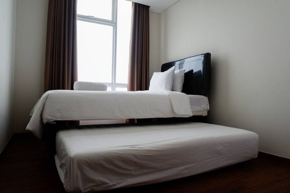 Сурабая: Deluxe 2BR Apartment at Grand Sungkono Lagoon