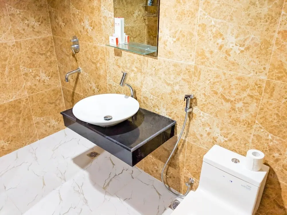Сурабая: Deluxe 2BR Apartment at Grand Sungkono Lagoon