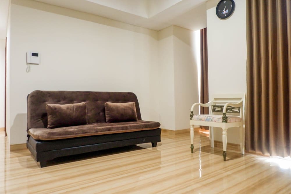 Сурабая: Deluxe 2BR Apartment at Grand Sungkono Lagoon