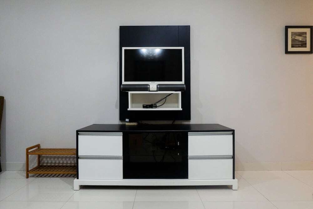 Сурабая: Strategic 2BR Apartment at Trillium Residence