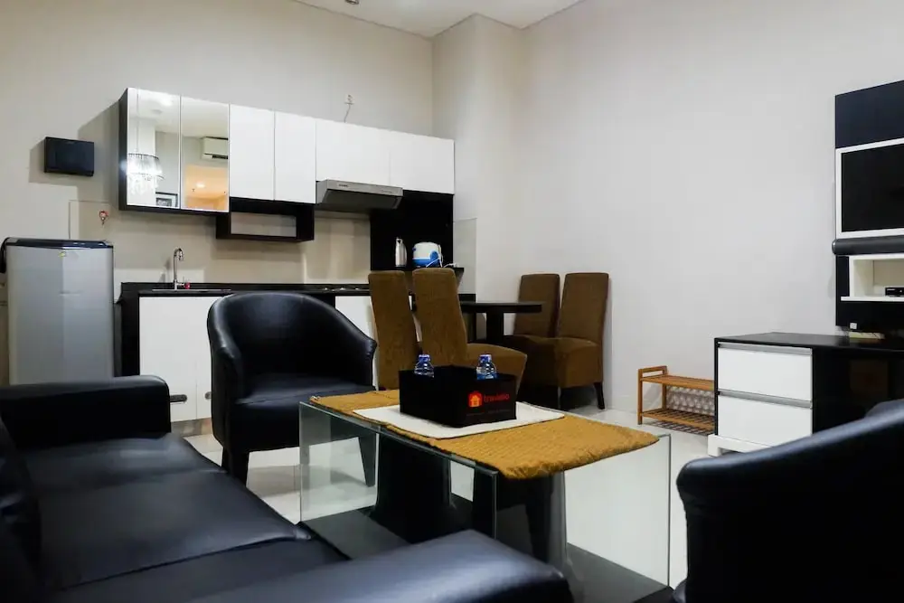 Сурабая: Strategic 2BR Apartment at Trillium Residence