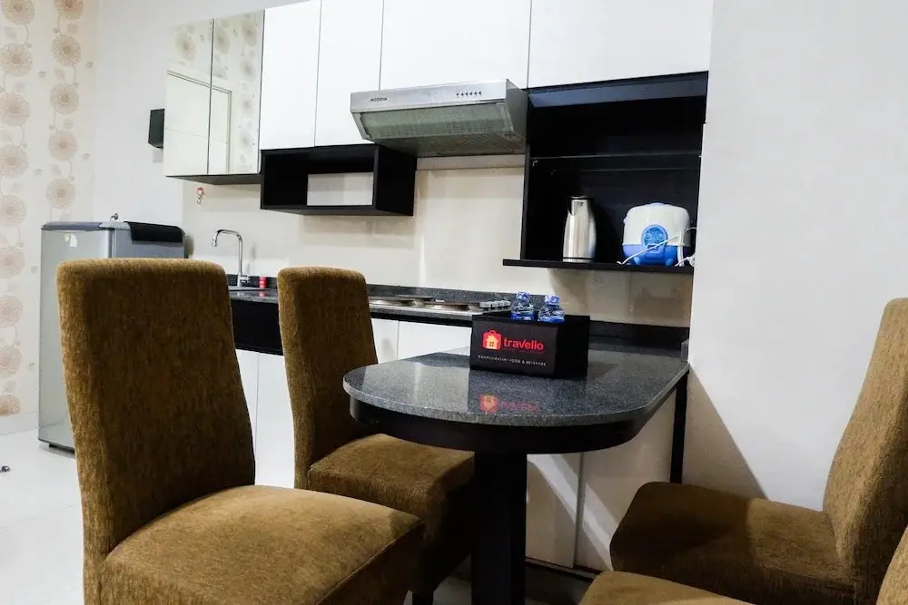 Сурабая: Strategic 2BR Apartment at Trillium Residence