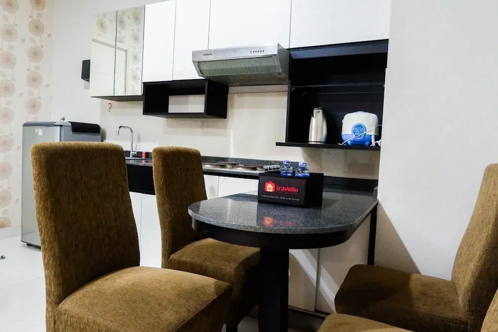 Сурабая: Strategic 2BR Apartment at Trillium Residence