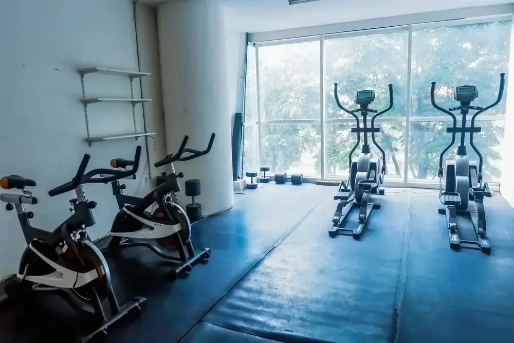 Сурабая: Homey 1BR at High Point Serviced Apartment