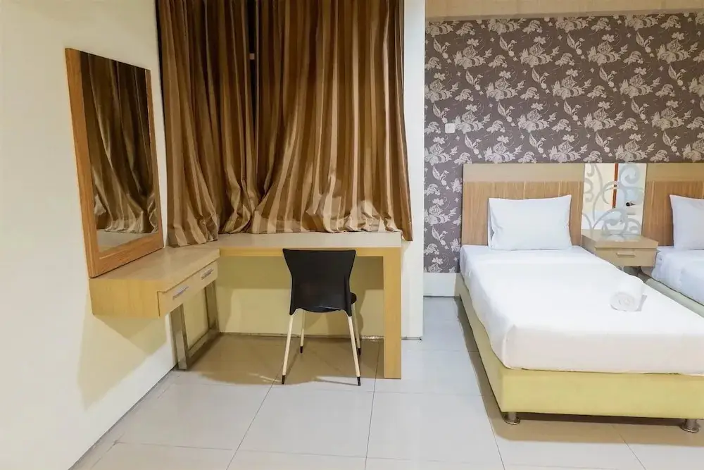 Сурабая: Homey 1BR at High Point Serviced Apartment