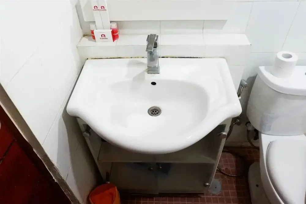 Сурабая: Homey 1BR at High Point Serviced Apartment
