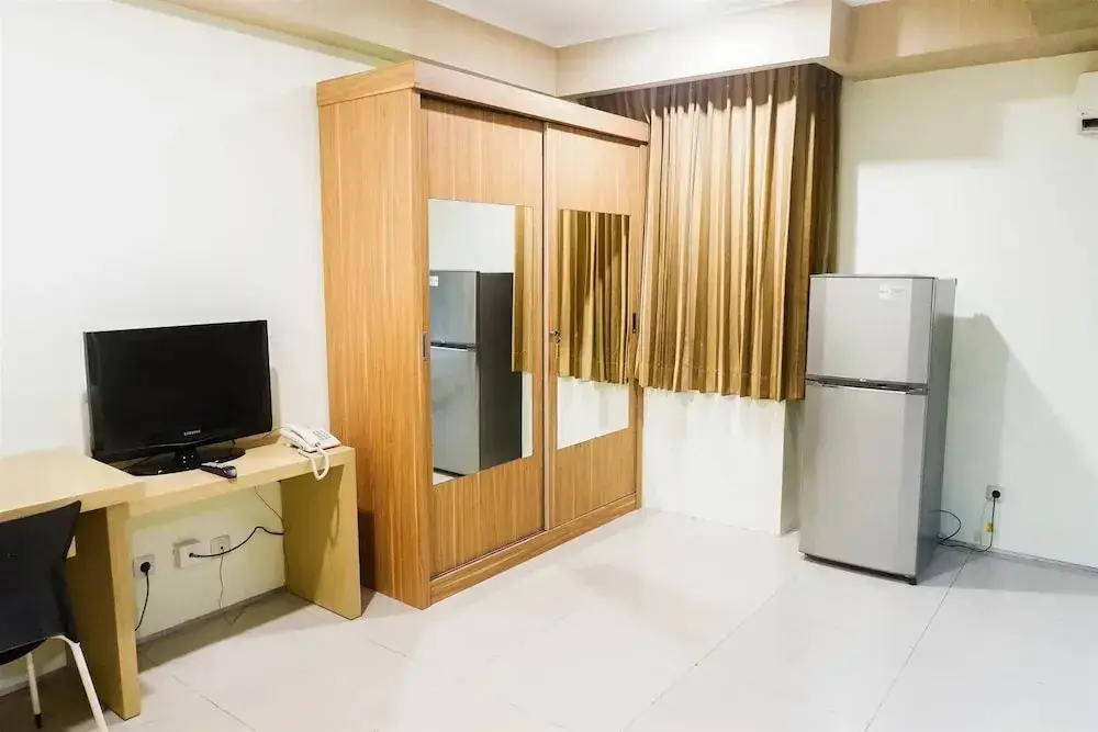 Сурабая: Homey 1BR at High Point Serviced Apartment