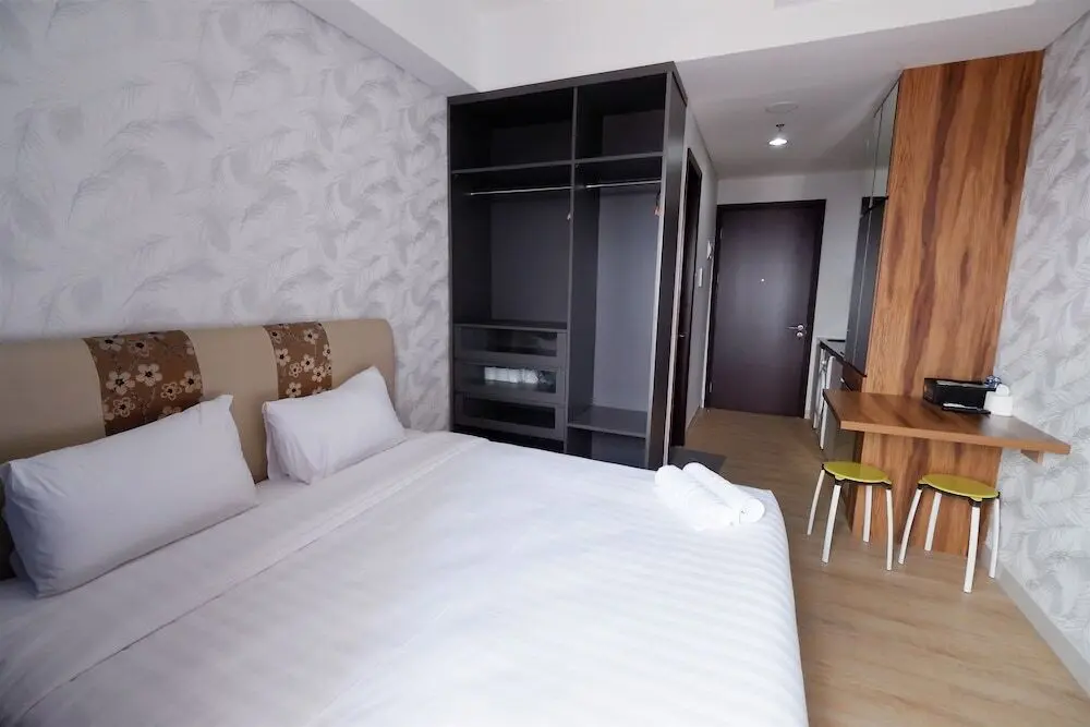Джакарта: Comfortable Studio Puri Mansion Apartment