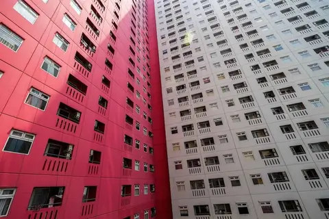 Comfort 2BR with Pool View Green Pramuka City Apartment — фото 1